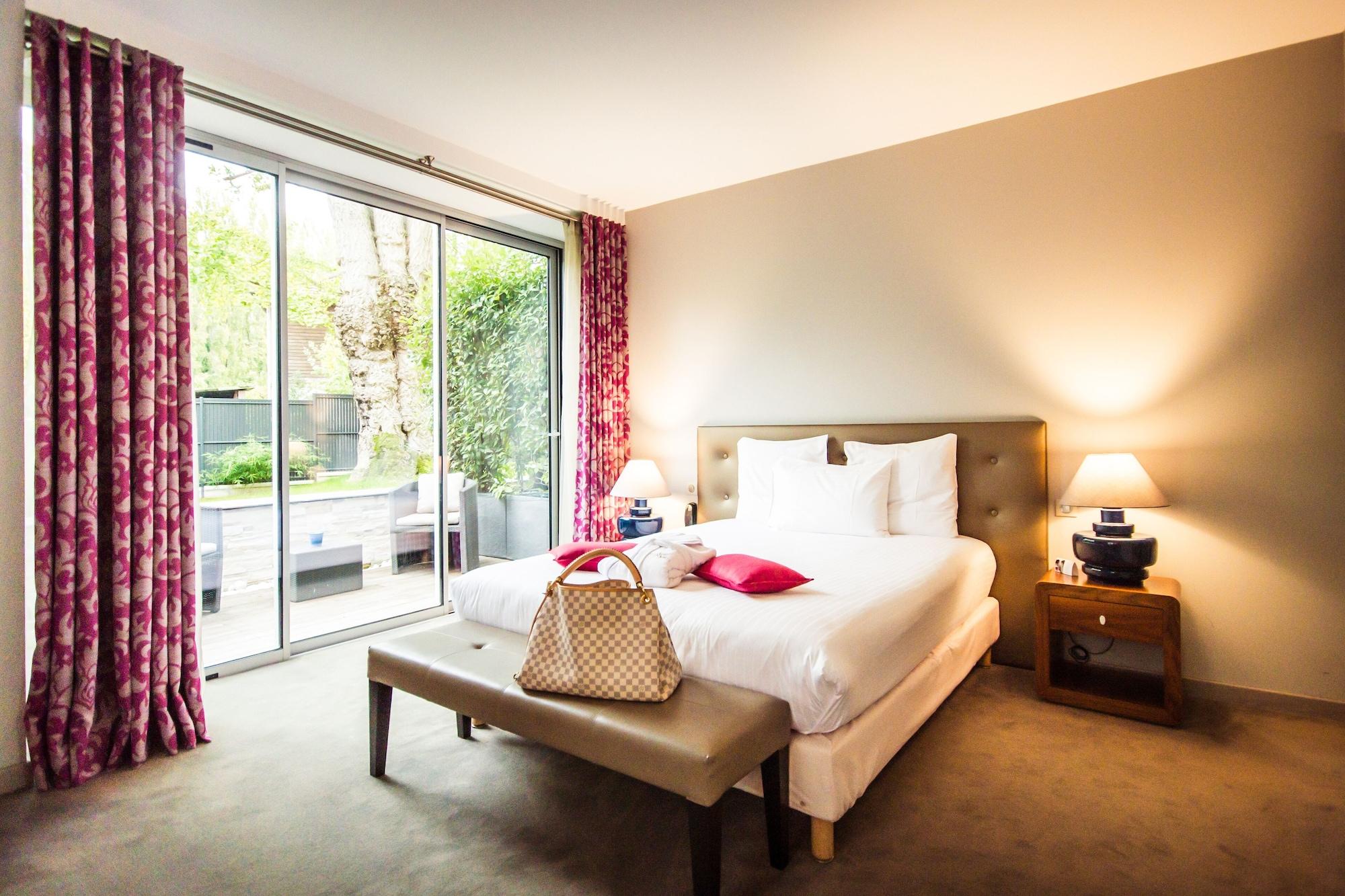 Logis Villa C Hôtel Bourges Esterno foto